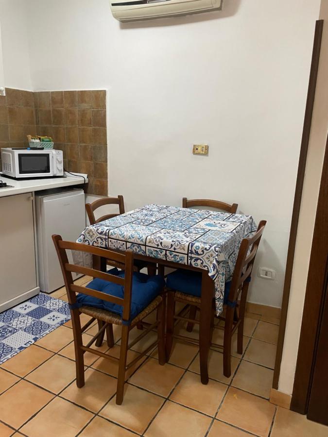Le Suite Di Ginevra Неаполь Экстерьер фото